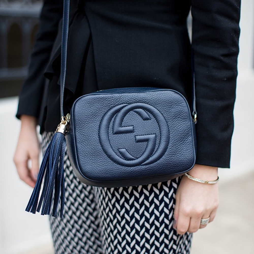 Gucci cross body bag 🦋 super rare color!